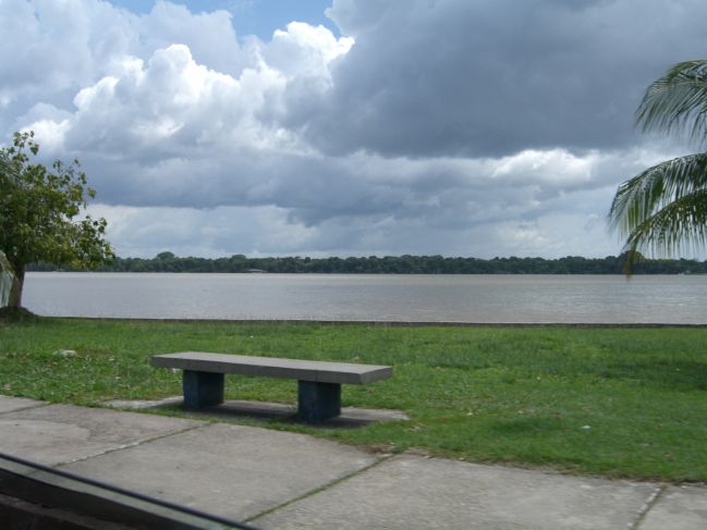  2006:11:22 12:01:48   003 Campus water front - Rio Guama.jpg